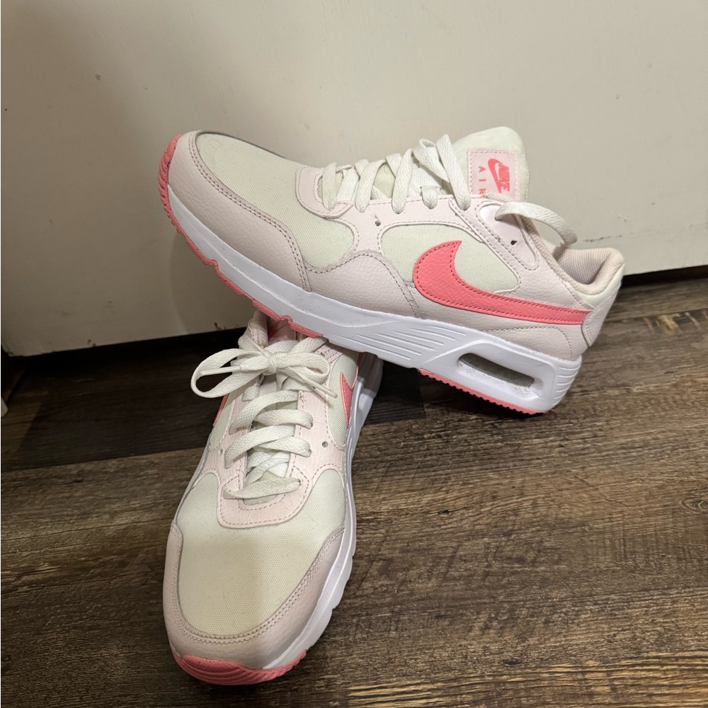 Nike Air Women's White and Pink Sneakers